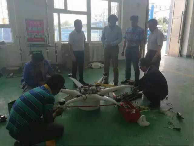 克拉玛依职业技术学院副院长周刚一行来beat365交流指导工作